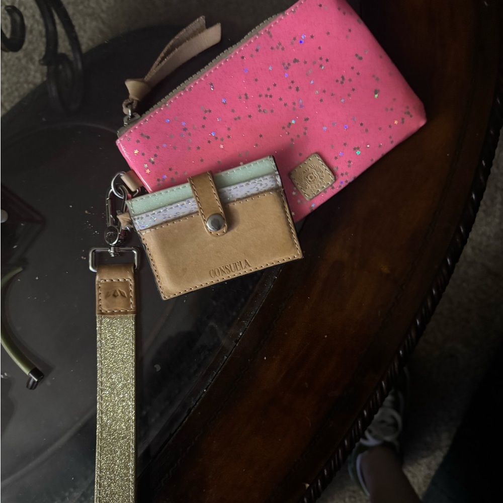 Consuela wristlet - Picture 2 of 3